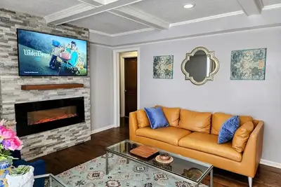 Image de Sunlit Oasis: Family Friendly Suburban Private 4 Bedroom Retreat