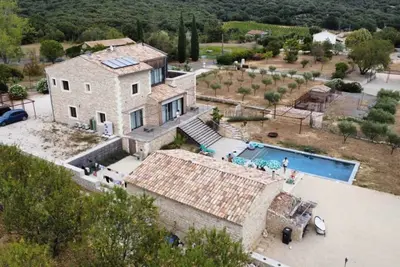 Image de Homerez - Maison conviviale à Le Garn avec piscine privée