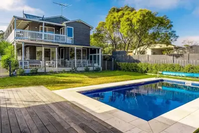 Image de The Birkdale by Ready Set Stay- heated pool, Wifi, amazing and modern