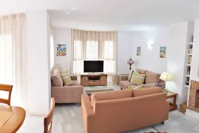 Image de 3 Bed Excellent and Quiet Location F-4