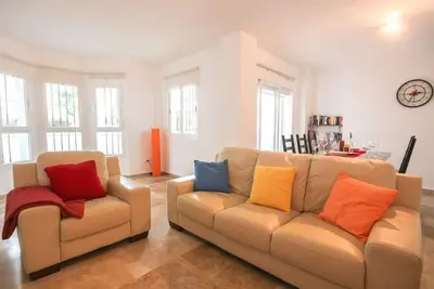 Image de Modern 3 Bedroom Pool Access Apartment F-7