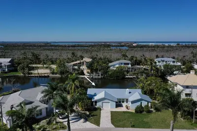 Image de Crown Jewel: Beautiful 3 Bedroom Island Home with Stunning Canal Views!