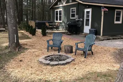 Image de Cozy Up North Getaway w/Hot Tub & Fire-pit, close to Hiking Skiing Snowmobiling!