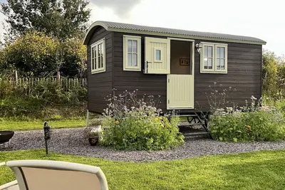 Image de Cynefin Shepherds Hut, romantic, with a garden in New Quay