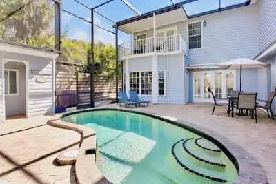Image de Canal-Front Home with Dock, Pool, and Dog-Friendly - Sunset Cove