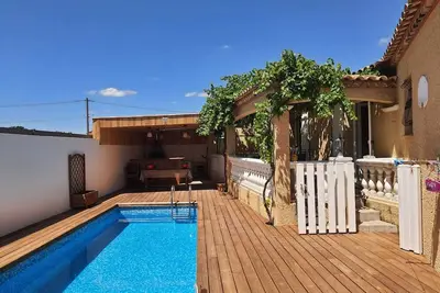 Image de Homerez - Villa accueillante à Paulhan avec piscine privée
