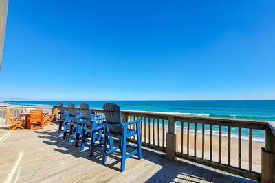 Image de King Tide: Salt Air, Sandy Paws & So Much More!