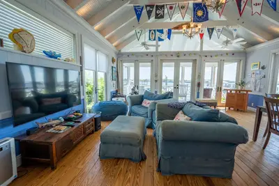Cottage directly on White Sound. Dock steps away. Fish or swim off the dock.