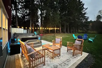 Image de Modern Rustic Retreat- King bed, hot tub, wineries, waterfalls, hiking, Cornell