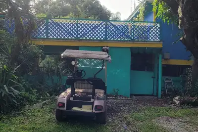 Charming 2-bedroom house with pool and wildlife.