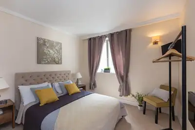 Image de de Luxe-Appartement-Salle de bain privée-Vue sur Rue