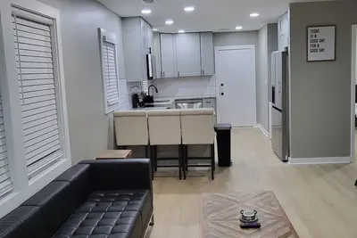 Image de Modern Home - 5 Miles from Downtown Atlanta