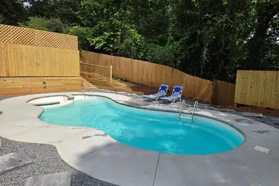 Image de New Heated Pool&Spa+Minutes from Downtown+Upper Westide