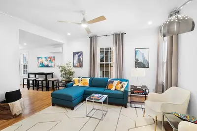 Image de All New! Convenience and Style! Short walk to town and train to Nyc.