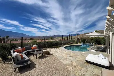 Image de Stunning Best Views, Designer Interiors, Private Heated Pool & Spa, Privacy