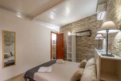 Image de Maison de vacances 'Villa Gaudì - Batllò' avec terrasse privée, Wi-Fi et climatisation