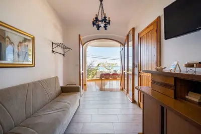 Image de Maison de vacances 'Villa Gaudì - Pedrera' avec vue sur la mer, Wi-Fi et climatisation