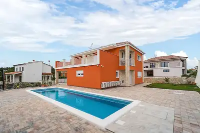 Image de Belle maison à Krnica avec jacuzzi