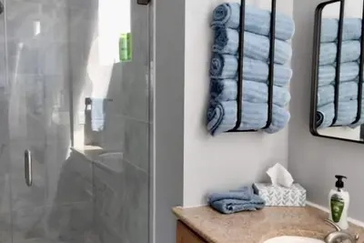 Image de Panoramique-Appartement-Salle de bain privée séparée-Water Street Retreat