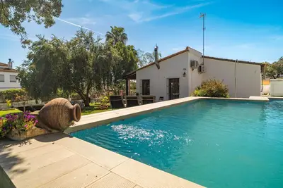 Image de Superbe maison de 4 chambres à Guillena