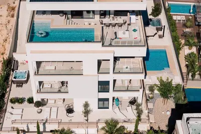 Adria Concept Suites-A1 Sunshine Garden