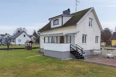 Image de Superbe maison à Strömsnäsbruk avec.