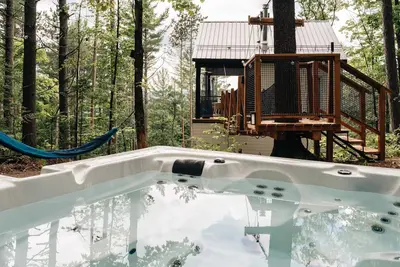 Image de Chalet Nido - Spa, Foyer et pont suspendu