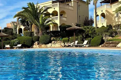 Image de Spacious holiday flat close to the beach with private garden in Cala Anguila