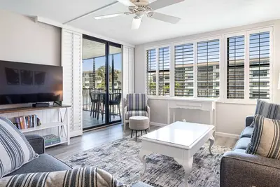 Image de Angled View of Gulf! , Loggerhead Cay 592, Updated & tastefully decorated!