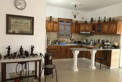 Image de Grande Maison Avec Piscine et Grand Jardin Arboré Situé à 1km de Djerbahood