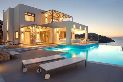 Beach Front Villa With Large Private Sea Water pool & Amazing Sea View!