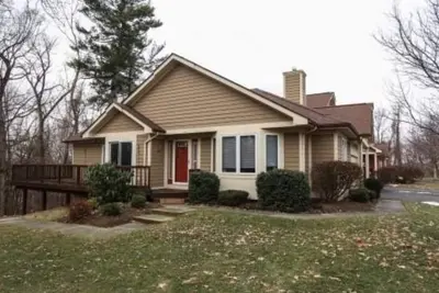 Image de Come to Webster, Ny for the Eclipse! Cozy 2-bedroom condo in welcoming Webster