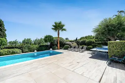 Image de Modern style villa with seaviews, private heated pool, lift, sauna, 100 m beach