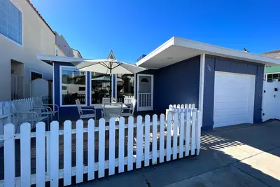 Image de La Casita Azul - Quaint, Artsy Cottage in Hollywood Beach - Short Walk to Sand!