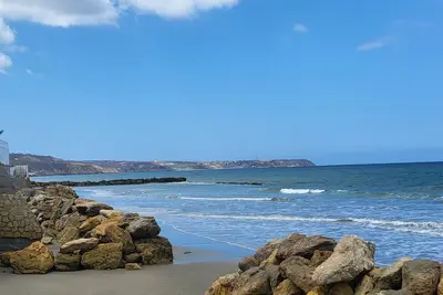 Image de Discover serenity in our oceanfront 2-bed apartment in Manta, Ecuador.