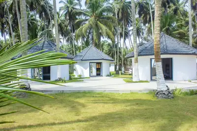 Image de Villa de vacances \"3 îlots\" : Confort moderne, piscine, accès direct à la mer!