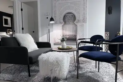 Image de NamaStay inner city 2Bds steps to Foothills Hospital & UofC