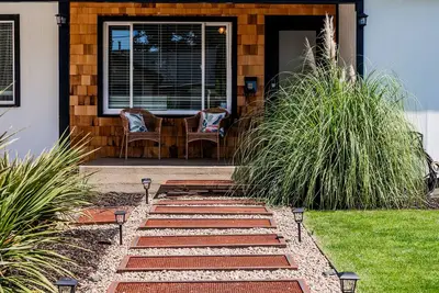Image de Cozy, dog-friendly 3-bedroom fully stocked home in Medford with Ac, WiFi