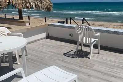 Image de Beach Front Condo ❤️ in Peaceful Las Conchas🌴 WiFi, Sleeps 8