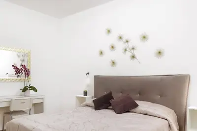 Image de Lovely detached ground floor apartment perfect for families or couples