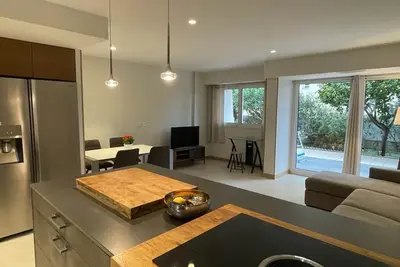 Image de Cannes proche plages, très bel F3 en rez-de-jardin