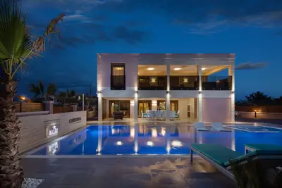 Image de Malibu Eclipse - The ultimate high-class villa with 13-meters long swimmingpool.