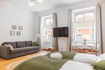 Image de Smart 2br Apt. Perfect for Longstays near Rennweg