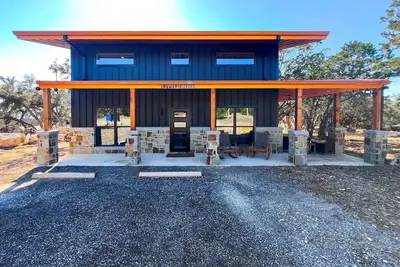Image de Minutes from Canyon Lake. New construction.