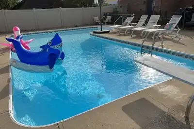 Image de Oasis w/ Heated Salt Water Pool