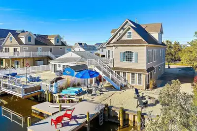 Image de Cozy Waterfront views 4 bedroom house in Charming Mystic Island - Guest Favorite