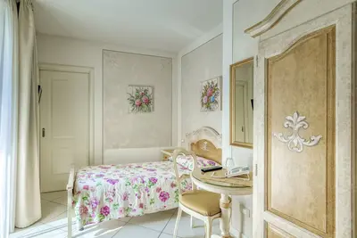 Image de Camelia - Single Room with Balcony in Art Nouveau Villa