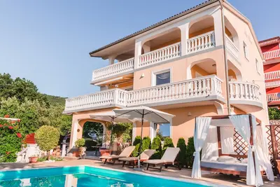 Image de Cozy studio with pool and sea view in Villa Chiara