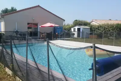 Image de Maison climatisée avec piscine chauffée 3 chambres, 20 km de Bordeaux