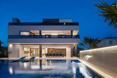 Image de Malibu Royal - One-of-a-kind luxury villa with swimming pool, gym and gameroom.